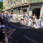 Procesja w centrum Legnicy