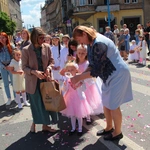 Procesja w centrum Legnicy