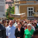 Procesja w centrum Legnicy