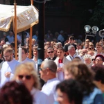 Procesja w centrum Legnicy