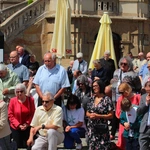 Procesja w centrum Legnicy