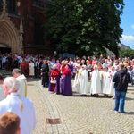 Procesja w centrum Legnicy