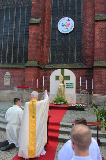 Procesja w centrum Legnicy