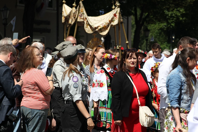 Boże Ciało w Łowiczu - procesja