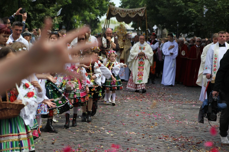 Boże Ciało w Łowiczu - procesja