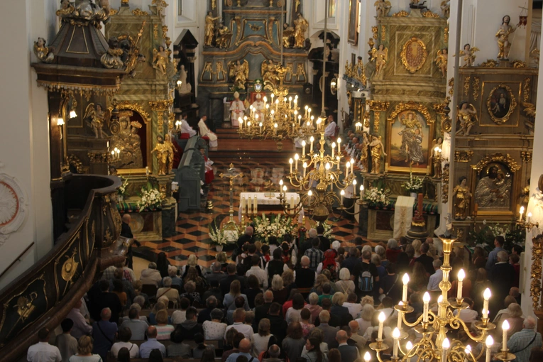 Boże Ciało w Łowiczu - Msza św.
