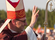 Prymas Polski: Kościół żyje dzięki Eucharystii