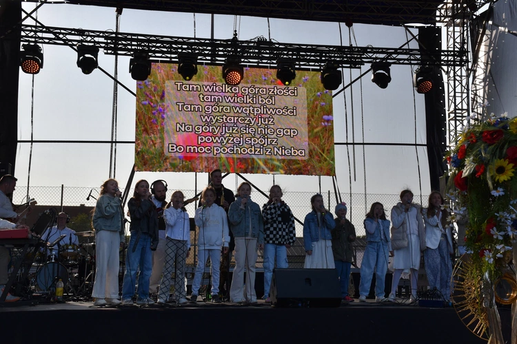 Bogu Chwała w Rumi