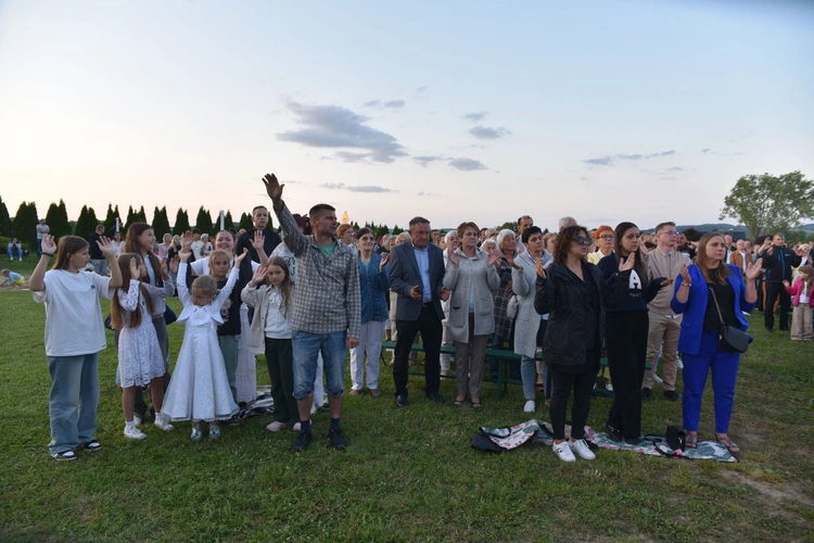 Uwielbienie w Zakliczynie