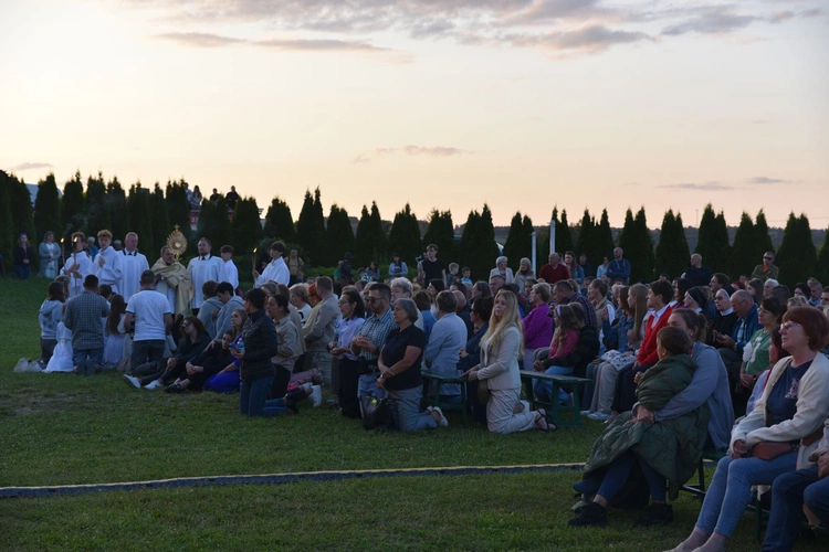 Uwielbienie w Zakliczynie