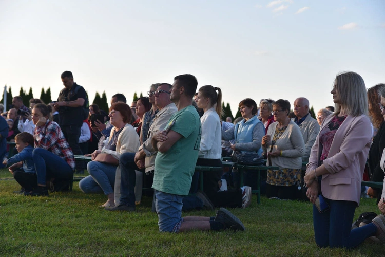 Uwielbienie w Zakliczynie