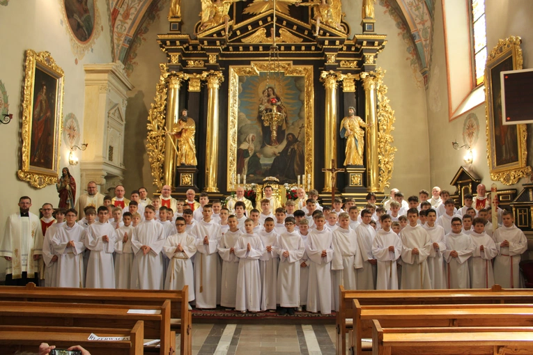 Stary Wiśnicz. Błogosławieństwo nowych lekorów dekanatu Lipnica Murowana
