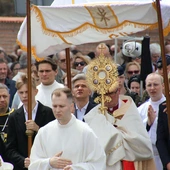 Płock. Uliczna katecheza z żywym Jezusem