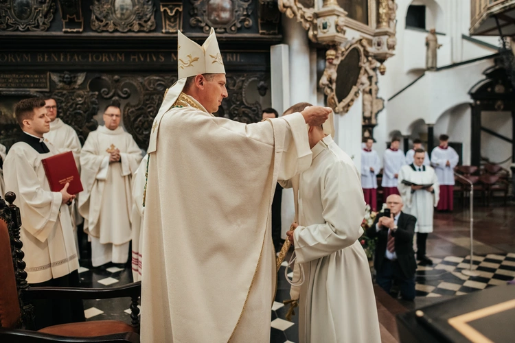Święcenia diakonatu kl. Roberta Szczepkowskiego