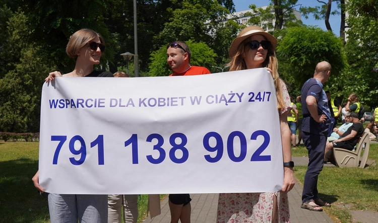 Zdrowy rozum ci to powie, chore dziecko to też człowiek