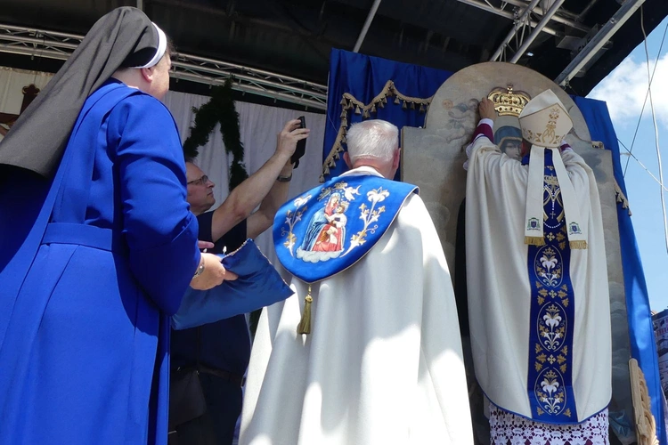 Koronacja obrazu Matki Bożej Andrychowskiej - cz. 1
