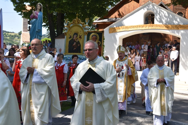 700 lat parafii w Łososinie Górnej