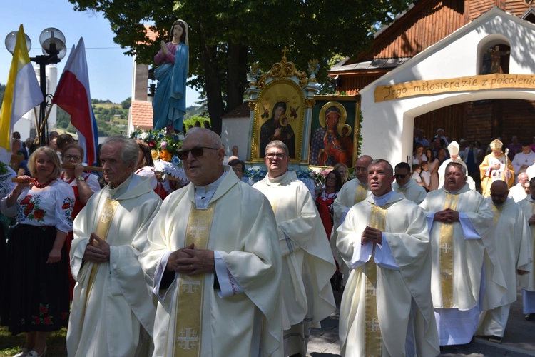 700 lat parafii w Łososinie Górnej