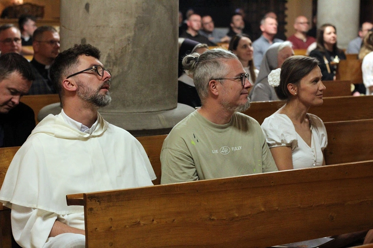 Głosowanie członków komisji synodalnych nad dokumentem roboczym (koniec etapu wiosennego)