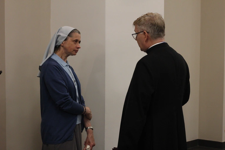 Głosowanie członków komisji synodalnych nad dokumentem roboczym (koniec etapu wiosennego)