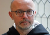 Nie tylko kamienie. Czy protesty pod kuriami pomagają skrzywdzonym w Kościele?