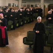 Spotkanie w auli rozpoczęła wspólna modlitwa.