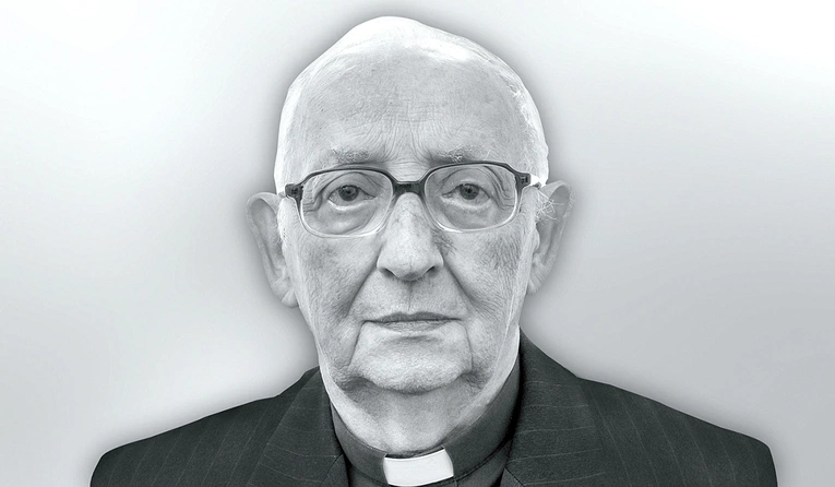 Ksiądz Józef Kużaj.