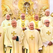 Mimo upływu lat jubilaci wciąż zachowują pogodę ducha i na miarę sił wspierają Kościół kapłańską posługą, modlitwą i świadectwem życia.