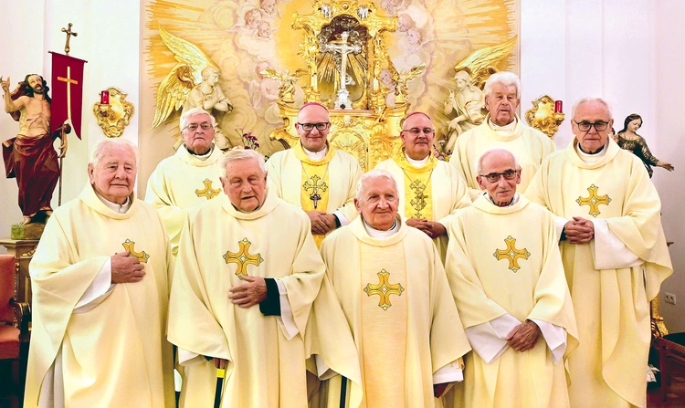 Mimo upływu lat jubilaci wciąż zachowują pogodę ducha i na miarę sił wspierają Kościół kapłańską posługą, modlitwą i świadectwem życia.