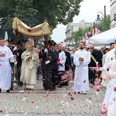 Procesja przeszła od katedry do fary.