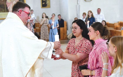 – Dlaczego  warto pojechać na oazę? Odpowiedzi może być tyle, ilu jest uczestników i posługujących. Ale podam tylko jeden, moim zdaniem ważny, powód: doświadczenie miłującego i działającego we wspólnocie Boga, który chce hojnie dawać. Nam pozostaje tylko z otwartym sercem Go przyjąć – podkreśla diecezjalny moderator Ruchu Światło–Życie. 