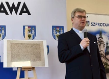 Ks. Robert Kufel,  dyrektor diecezjalnego archiwum.