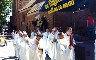 Na początku była Msza Święta. 