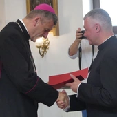 Księża w nowych parafiach - dekrety nominacyjne rozdane