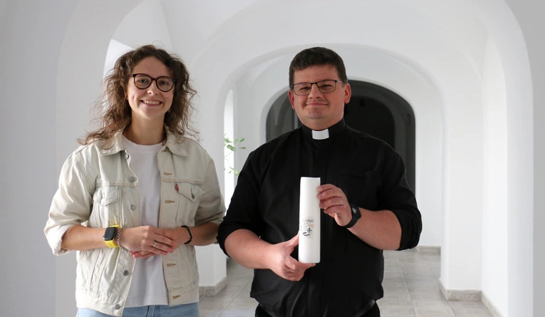 Ks. Paweł Krasiński i Karolina Majchrzak będą posługiwać na rekolekcjach oazowych.