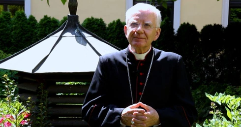 Abp Jędraszewski do rozpoczynających wakacje 