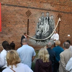 Wianki, mural, koncert i ognisko