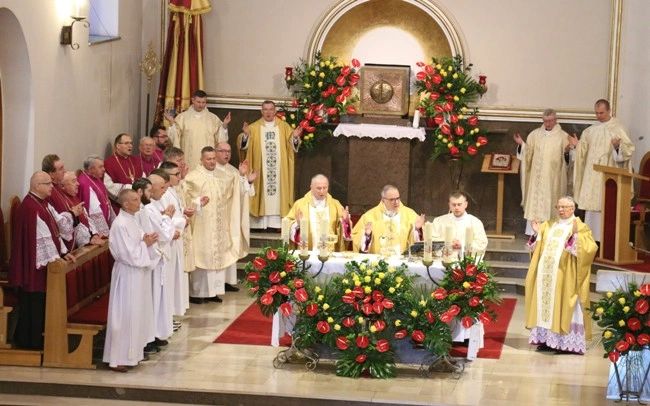 Mszy św. przewodniczył nuncjusz apostolski w Polsce abp Antonio Guido Filipazzi.