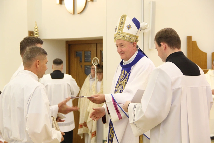 Tarnów. Błogosławieństwo nadzwyczajnych szafarzy Komunii św. 2025