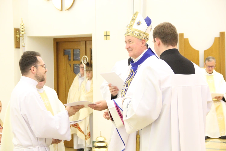 Tarnów. Błogosławieństwo nadzwyczajnych szafarzy Komunii św. 2025