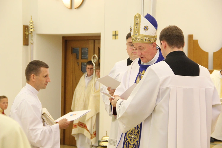 Tarnów. Błogosławieństwo nadzwyczajnych szafarzy Komunii św. 2025