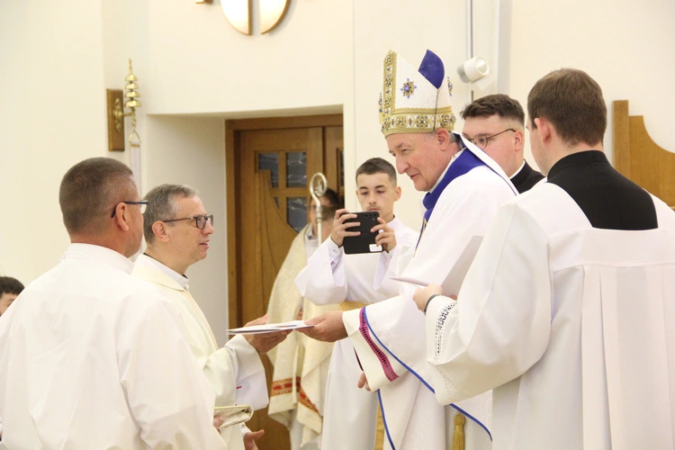 Tarnów. Błogosławieństwo nadzwyczajnych szafarzy Komunii św. 2025
