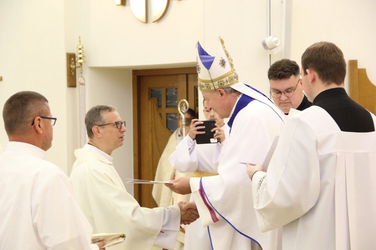 Tarnów. Błogosławieństwo nadzwyczajnych szafarzy Komunii św. 2025