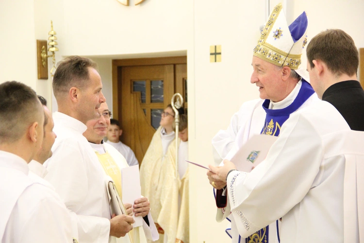 Tarnów. Błogosławieństwo nadzwyczajnych szafarzy Komunii św. 2025