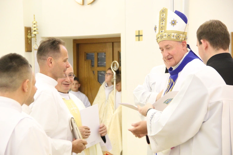 Tarnów. Błogosławieństwo nadzwyczajnych szafarzy Komunii św. 2025