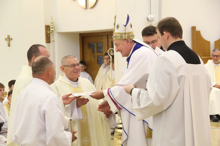 Tarnów. Błogosławieństwo nadzwyczajnych szafarzy Komunii św. 2025