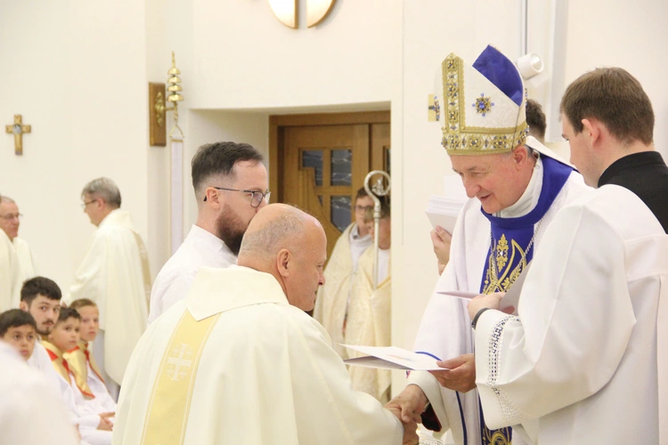 Tarnów. Błogosławieństwo nadzwyczajnych szafarzy Komunii św. 2025