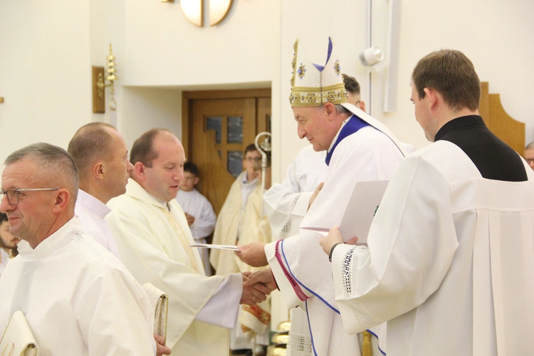 Tarnów. Błogosławieństwo nadzwyczajnych szafarzy Komunii św. 2025