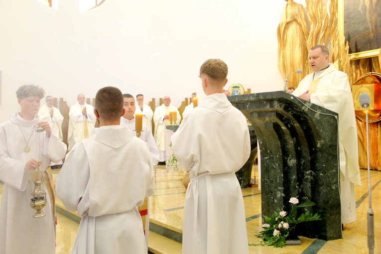 Tarnów. Błogosławieństwo nadzwyczajnych szafarzy Komunii św. 2025