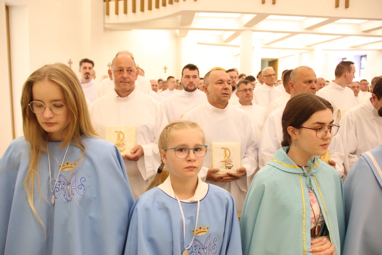 Tarnów. Błogosławieństwo nadzwyczajnych szafarzy Komunii św. 2025